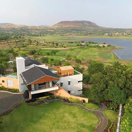 Pearl Lakeview Mansion: Luxurious Lakeside Villa with Infinity Pool and Entertainment Igatpuri Exterior photo