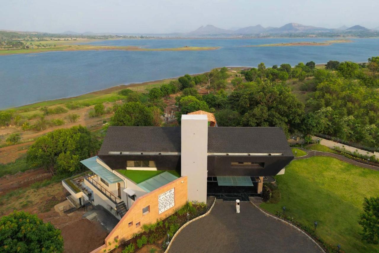 Pearl Lakeview Mansion: Luxurious Lakeside Villa with Infinity Pool and Entertainment Igatpuri Exterior photo