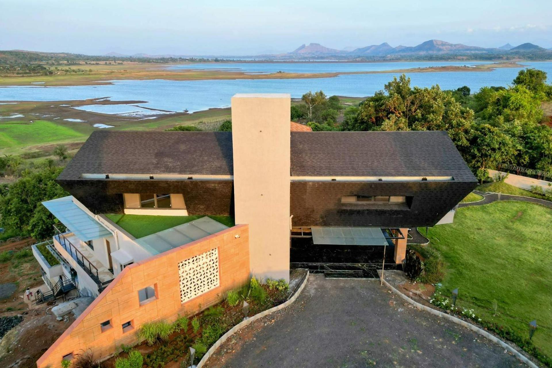 Pearl Lakeview Mansion: Luxurious Lakeside Villa with Infinity Pool and Entertainment Igatpuri Exterior photo