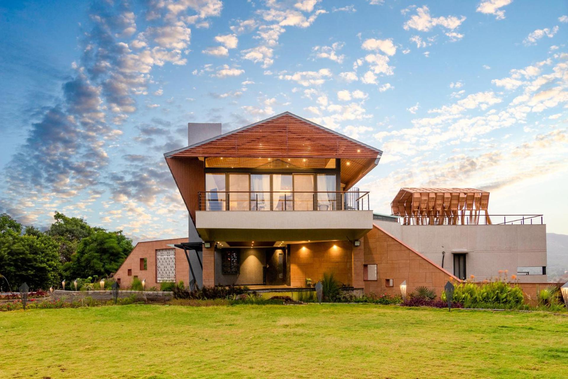 Pearl Lakeview Mansion: Luxurious Lakeside Villa with Infinity Pool and Entertainment Igatpuri Exterior photo