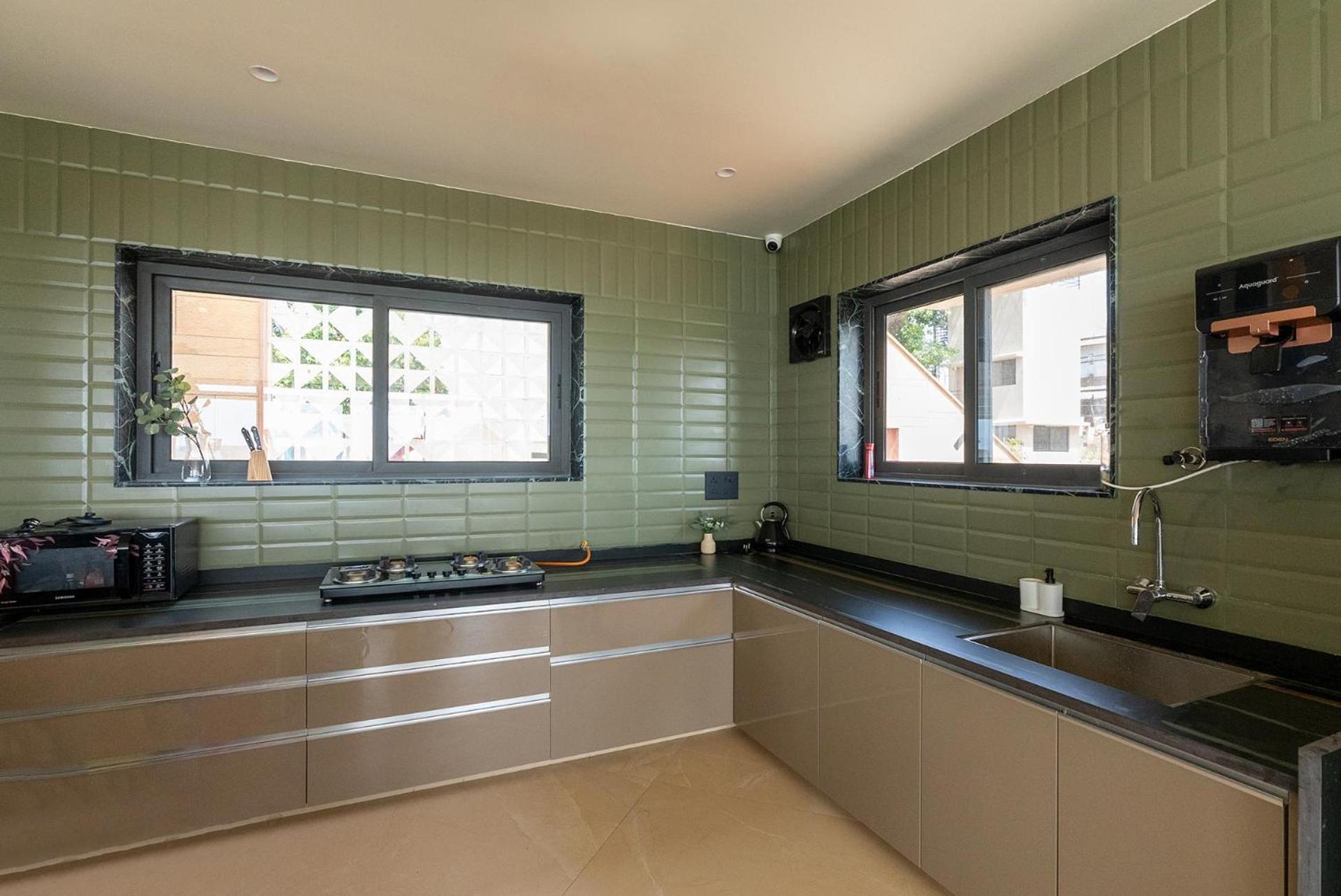 Pearl Lakeview Mansion: Luxurious Lakeside Villa with Infinity Pool and Entertainment Igatpuri Exterior photo