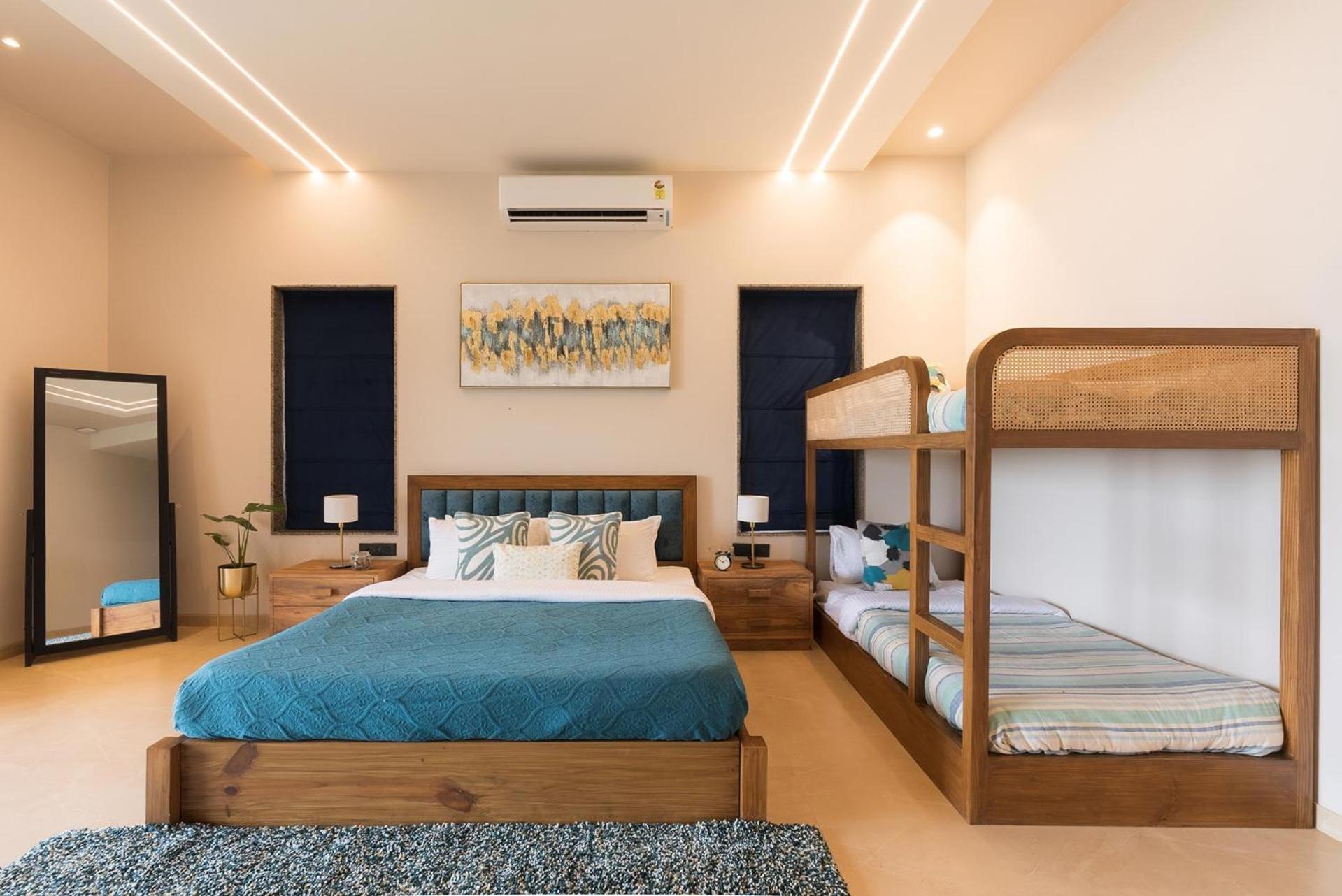Pearl Lakeview Mansion: Luxurious Lakeside Villa with Infinity Pool and Entertainment Igatpuri Exterior photo